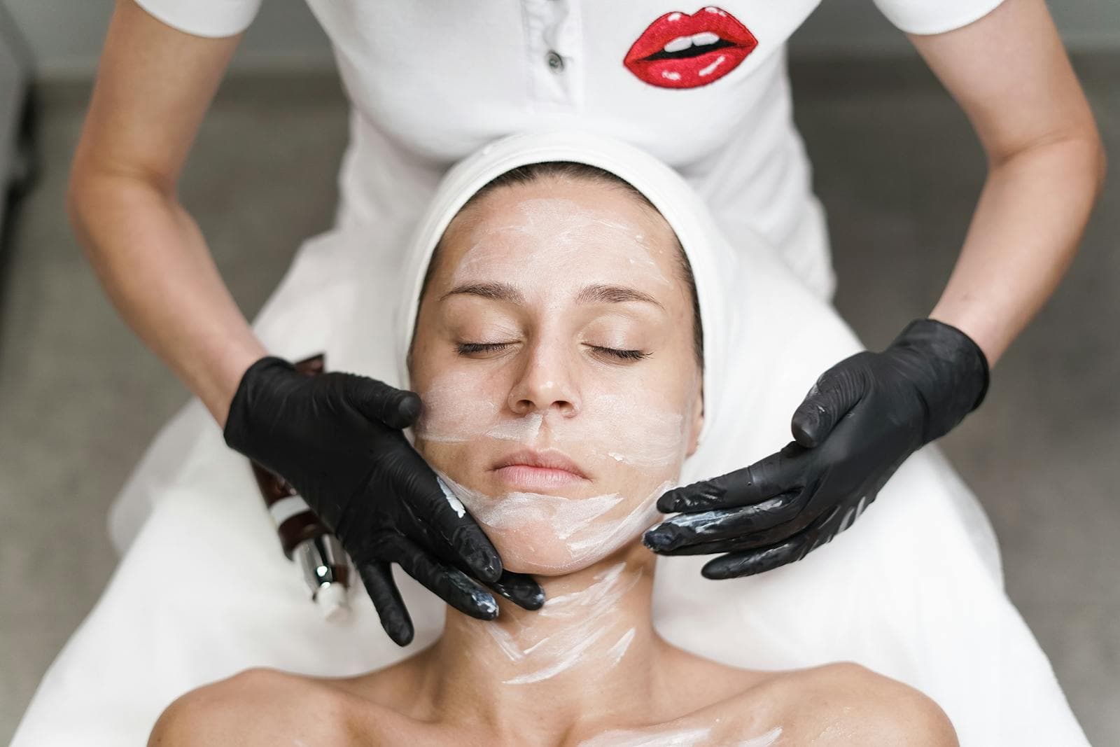 Professional teeth whitening at Ariava Medical Aesthetics