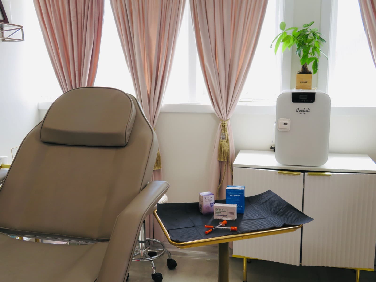 Inside an Ariava Medical Aesthetics location