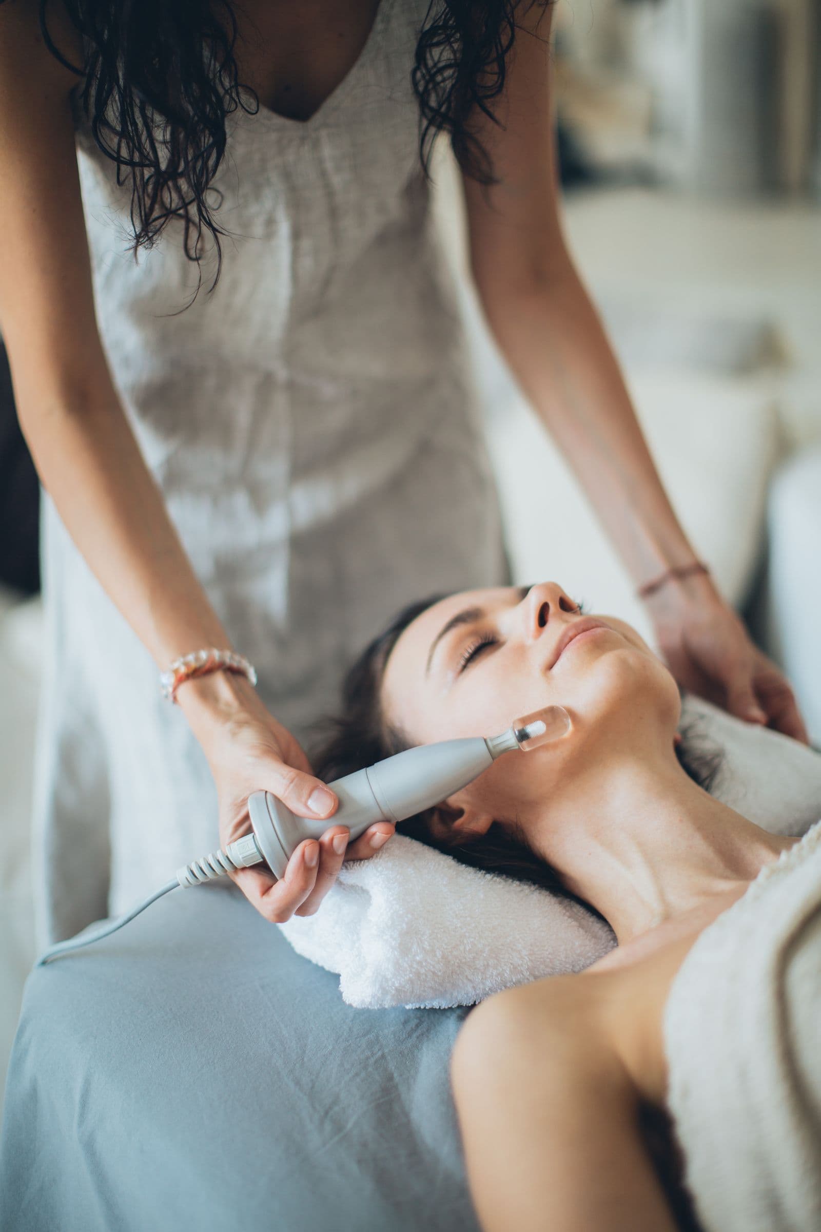 Plasma Pen / Fibroblast at Ariava Medical Aesthetics
