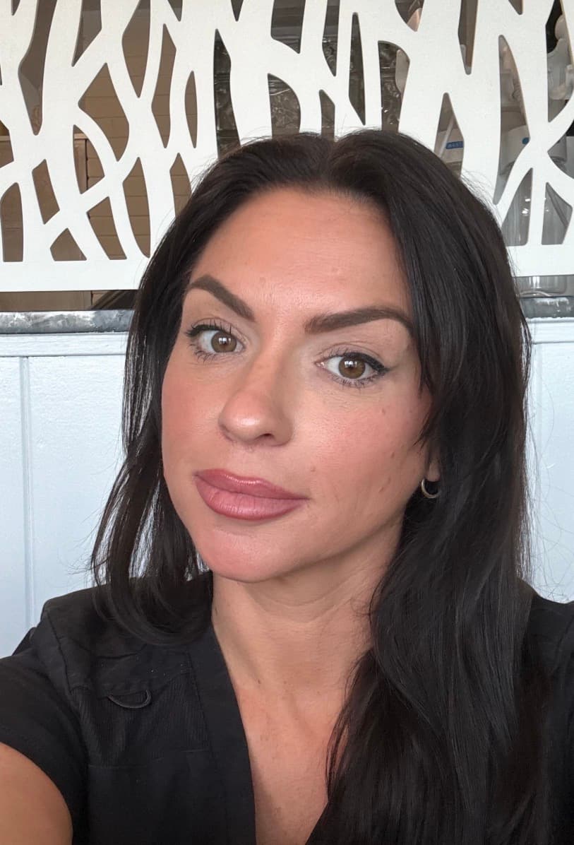 Samantha, Esthetician at Ariava Medical Aesthetics